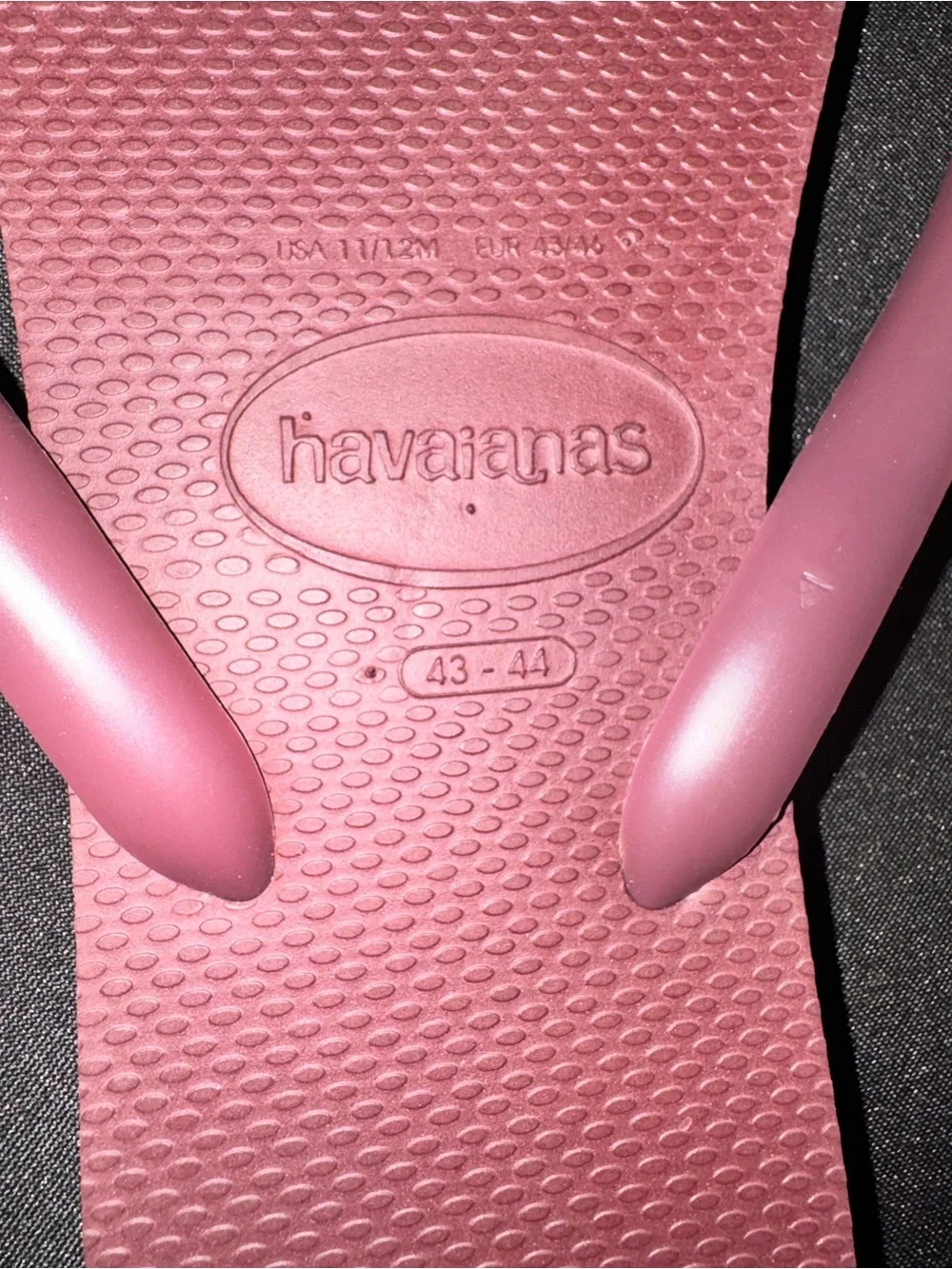 Havaianas Men's Burgundy Flip Flops